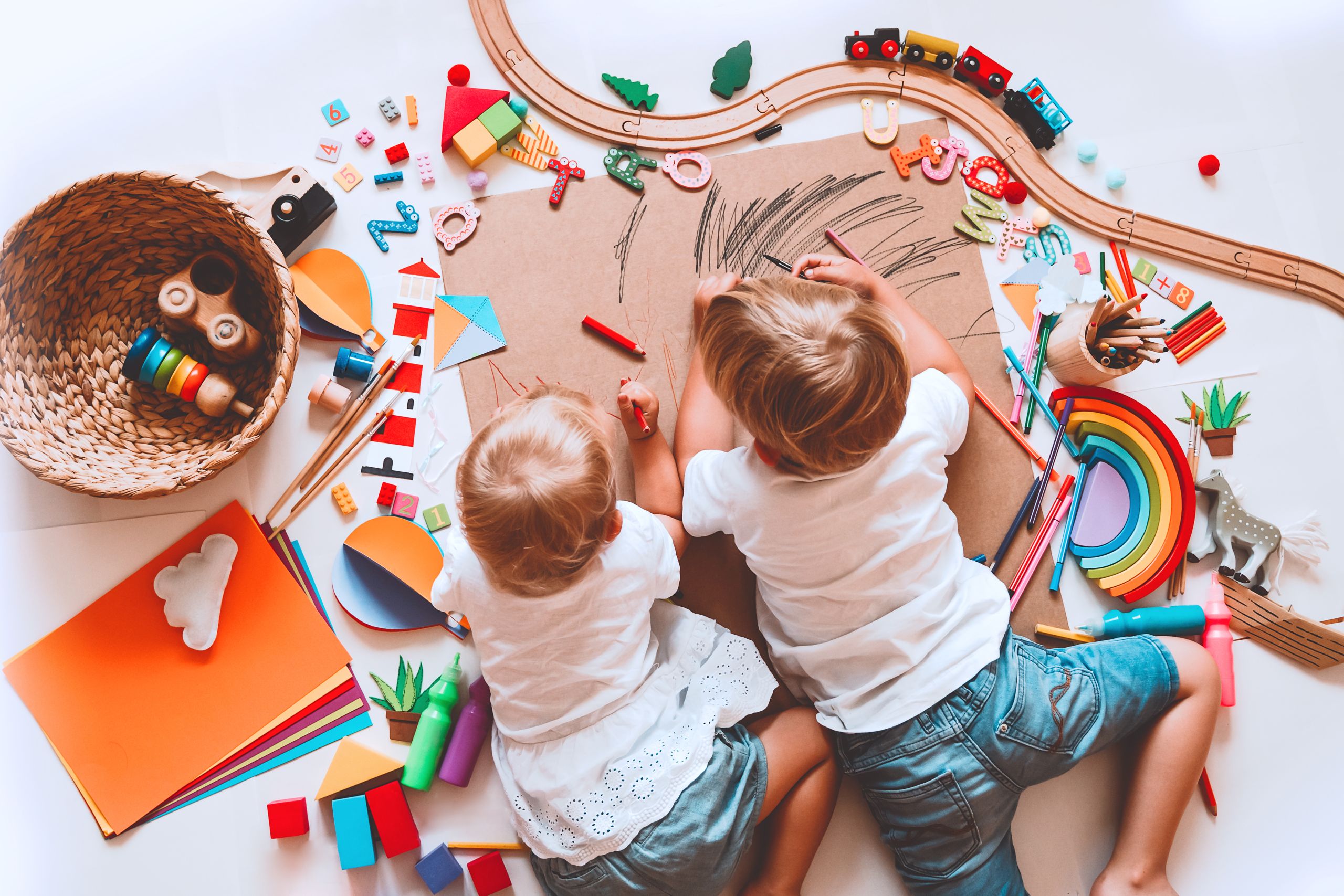 Objevte Montessori vzdělávání<br>a vyrobte dětem DIY hračky<br>i školní pomůcky